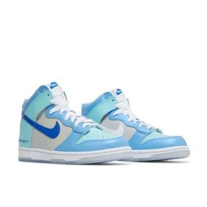 NIKE DUNK HI (GS)
COPA/GAME ROYAL
COPA/BLEU CAROLINA/JEU ROYAL